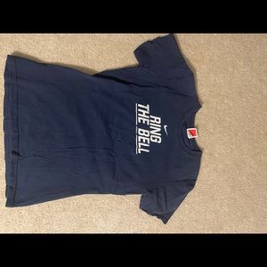 Uconn womens medium t shirt